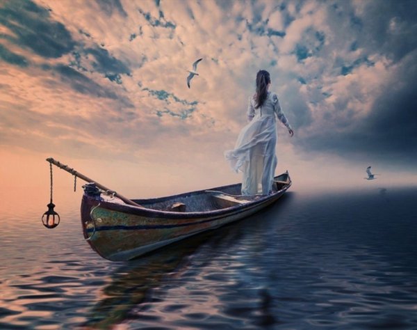 Человек в лодке арт