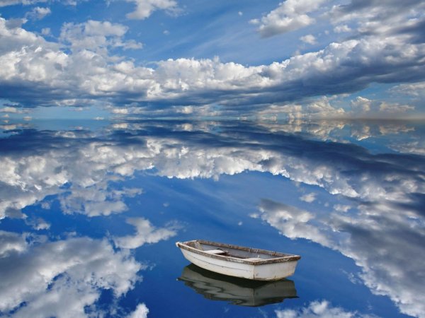 Отражение неба в море