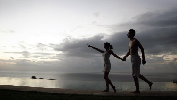 Мужчина и женщина в небе