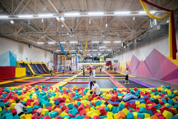 Батутный парк небо метро Сокол