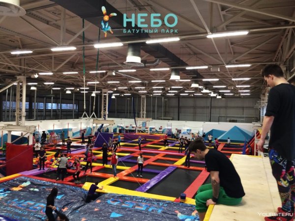 Самый большой батутный центр в Москве