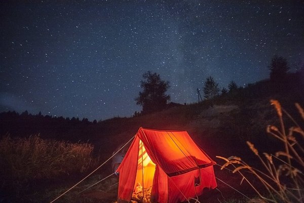 Палатка ночью