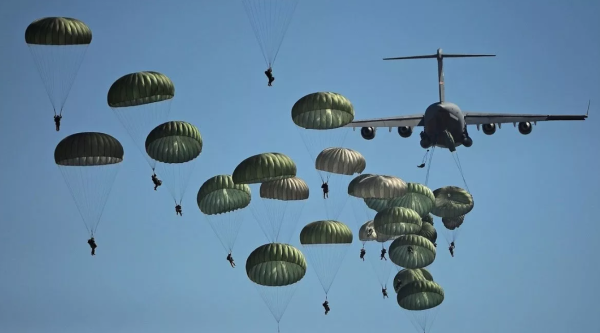 Десантники в небе