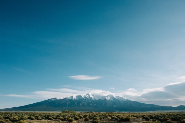 Горы на горизонте