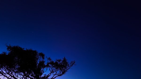 Темно синие облака