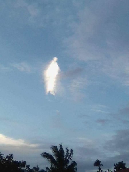 Афон образ Богородицы в небе