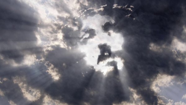 Бог из облаков