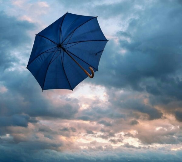 Зонтики в небе