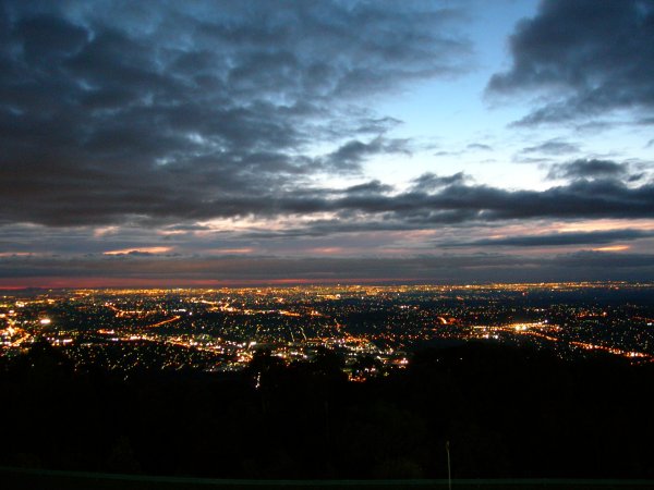 Ночное небо над городом