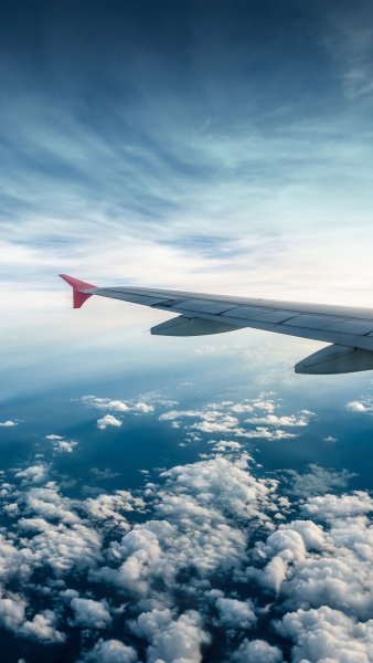 Улетающий самолет