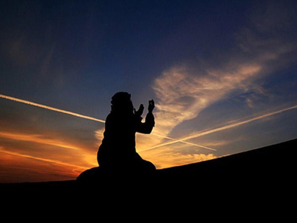 Мусульманка молится