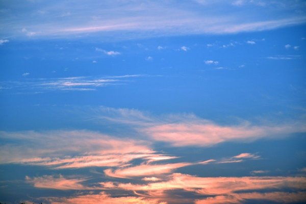 Перистые облака на закате