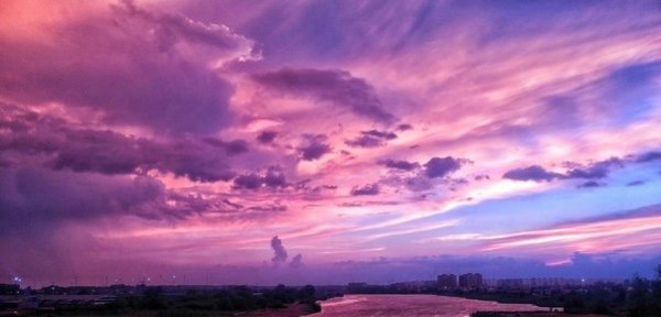 Небо панорама фиолетовое