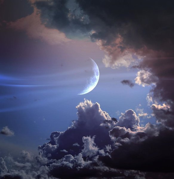 Луна на небе