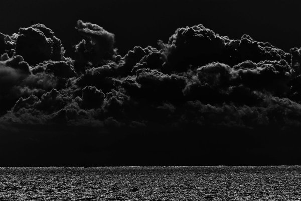 Черное небо