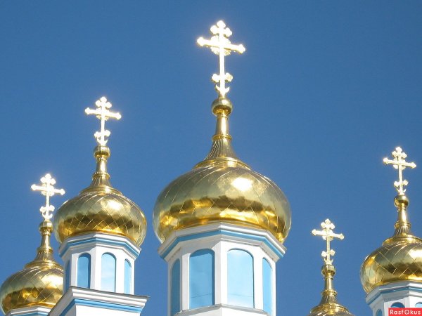 Крест на церкви