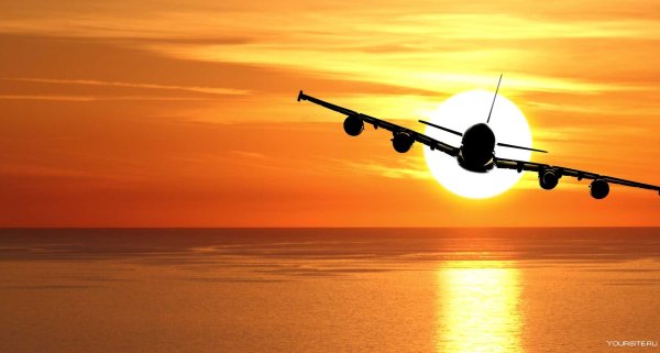 Самолет на рассвете