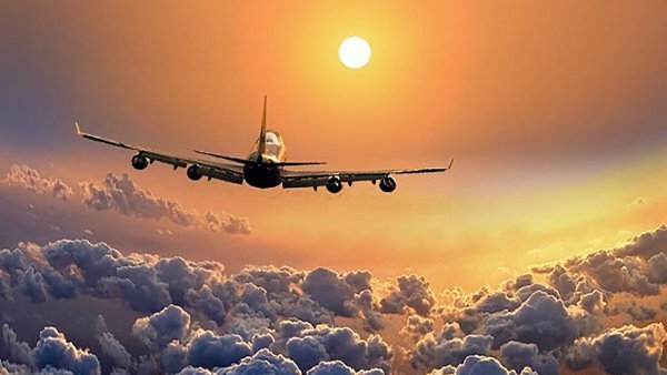 Самолет взлетает