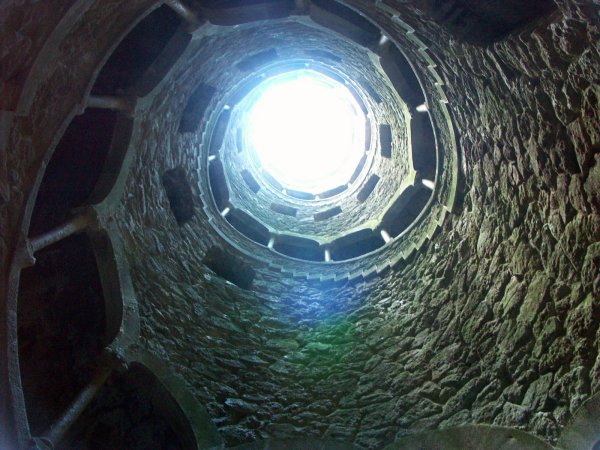 Колодец посвящения Синтра Португалия