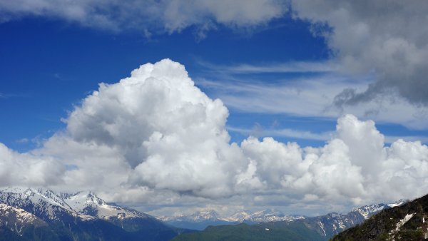 Горы в облаках