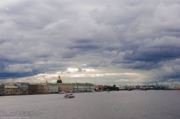 Свинцовое небо Петербурга