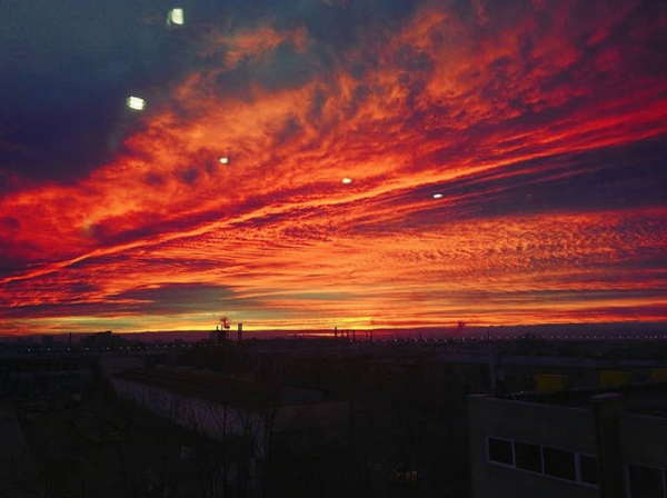 Красное зарево на небе