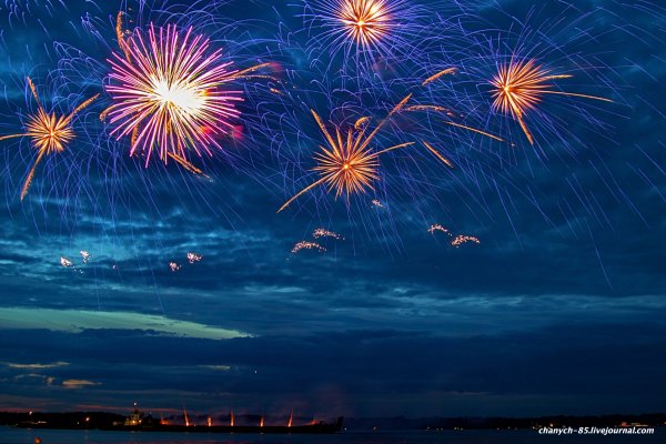 Фейерверк в небе