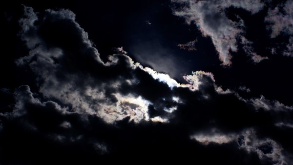 Ночное небо с облаками