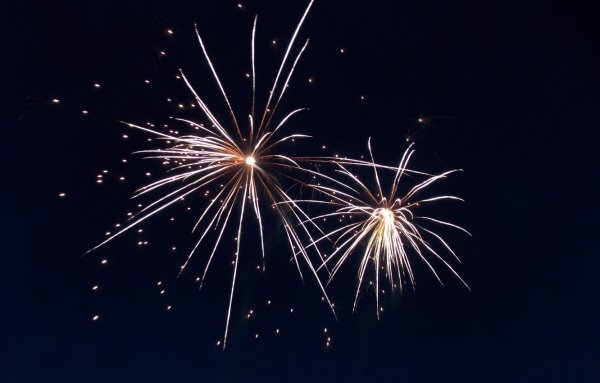 Салют в небе