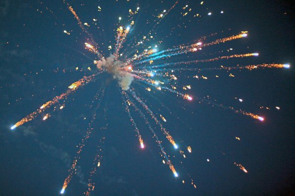 Салют в небе