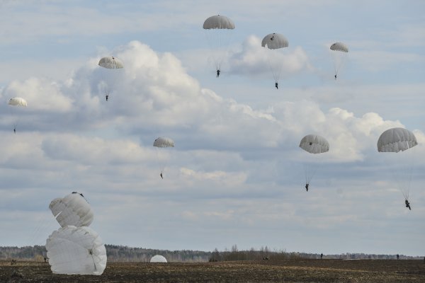 Массовое десантирование с ил 76