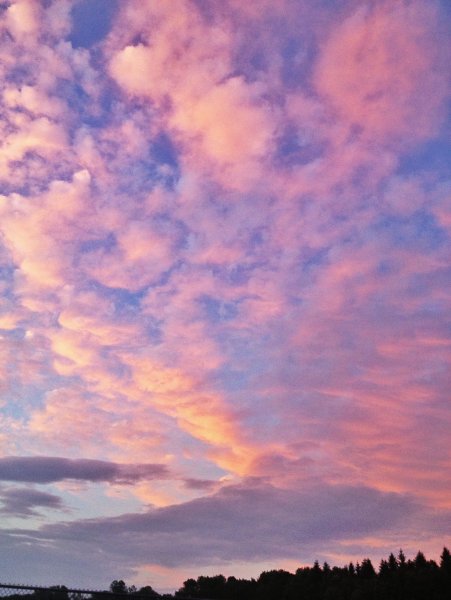 Силуэт одинокого мужчины