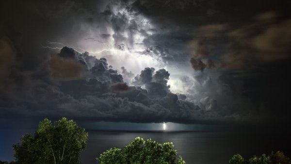 Природа с грозой