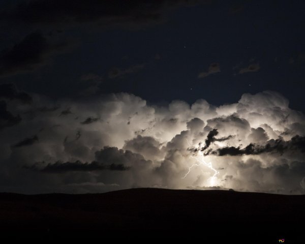 Чёрные тучи грозовые