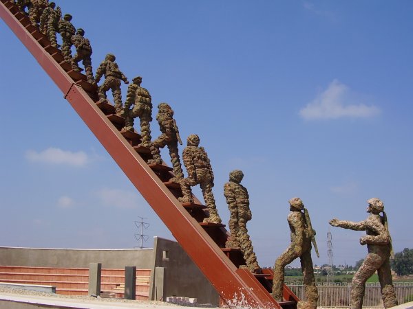 Памятник солдату под Ржевом