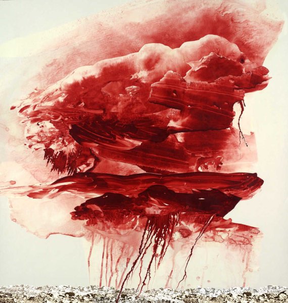 Красная краска в воде