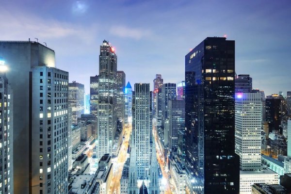 Дубай Сити Тауэр над облаками