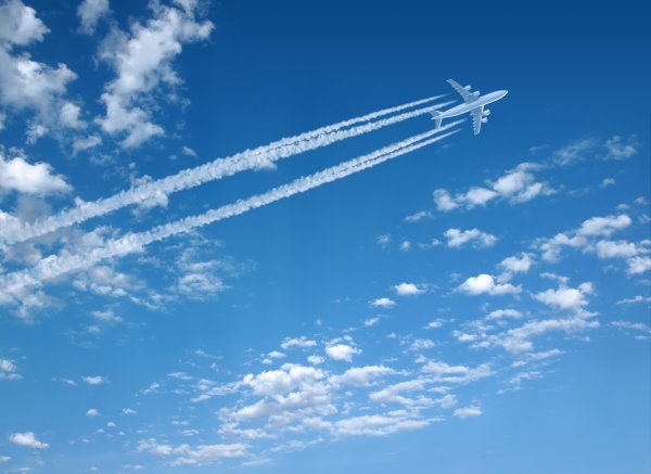 Самолет взлетает