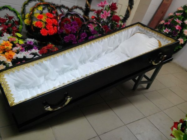 Черно зеленый гроб