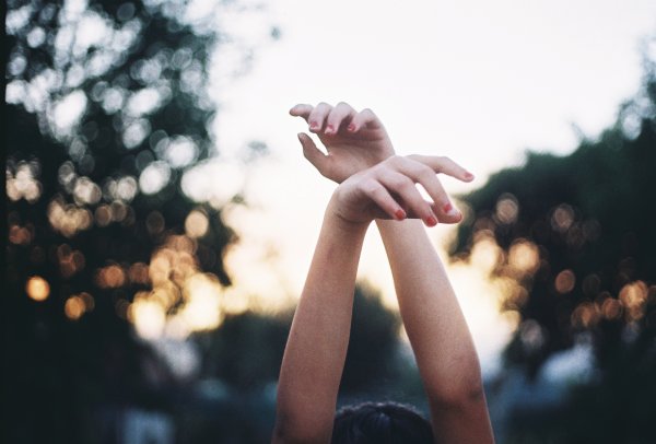 Рука девушки