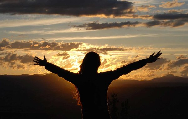 Женщина на закате