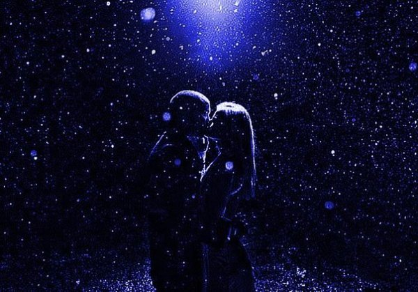 Влюбленные под звездным небом