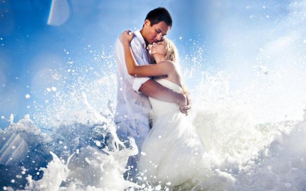 Влюбленные летают в облаках