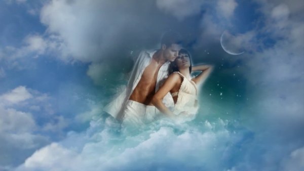 Девушка с поцелуем в облаках