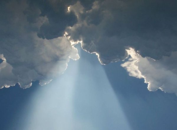 Свет сквозь тучи