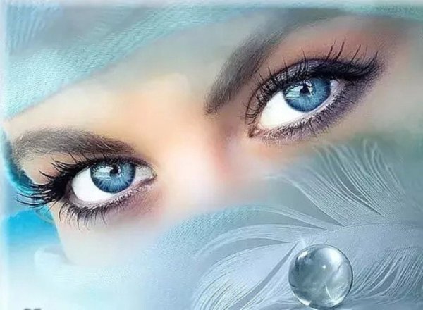 Женские глаза океан