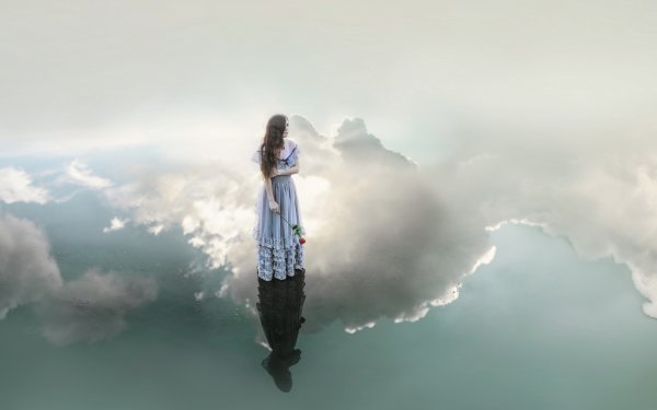 Девушка уходит в небо