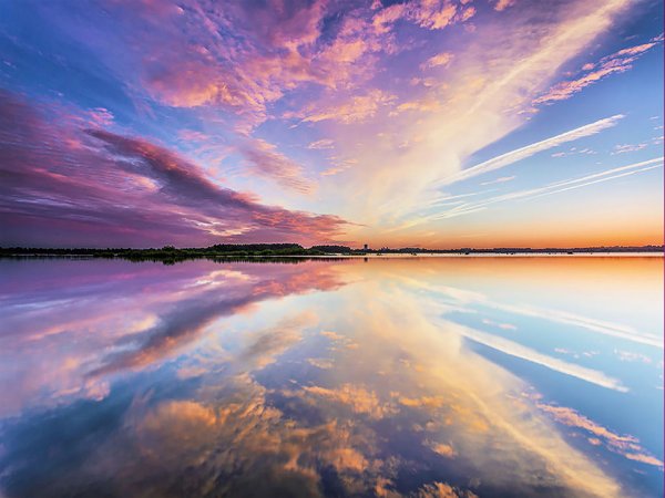 Небо отраженное в воде