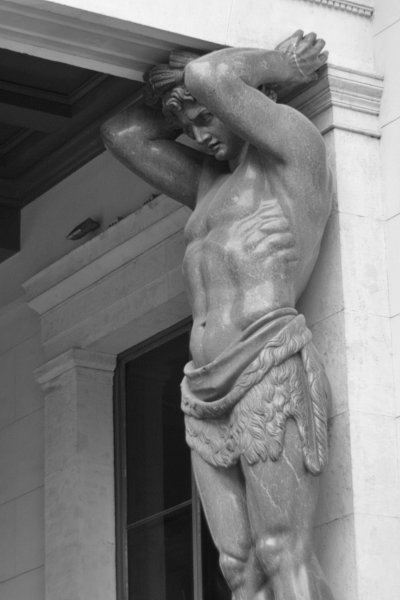 Атлант скульптура