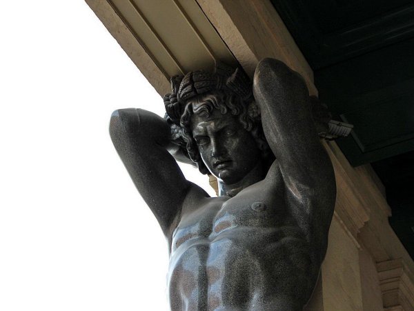 Титаны Санкт-Петербург статуи